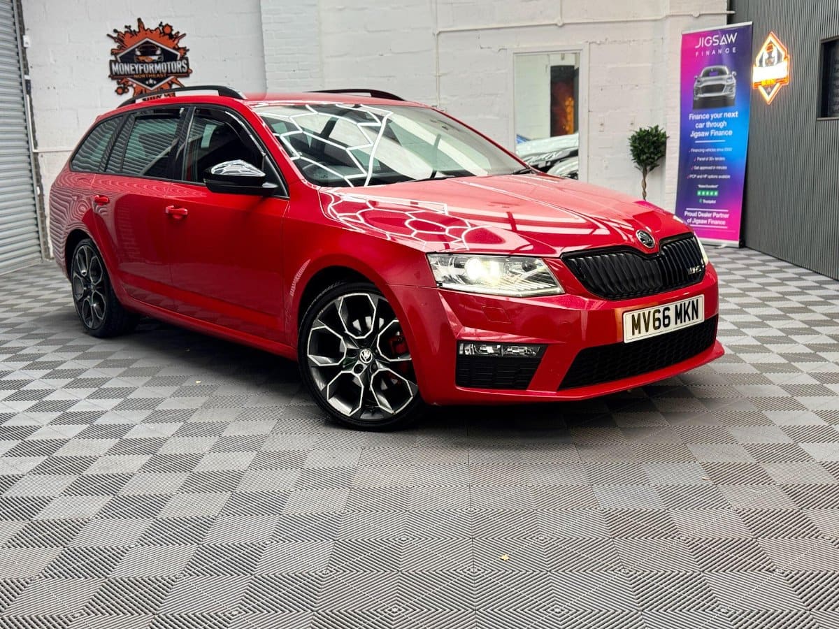 Skoda Octavia - image 1 of 40