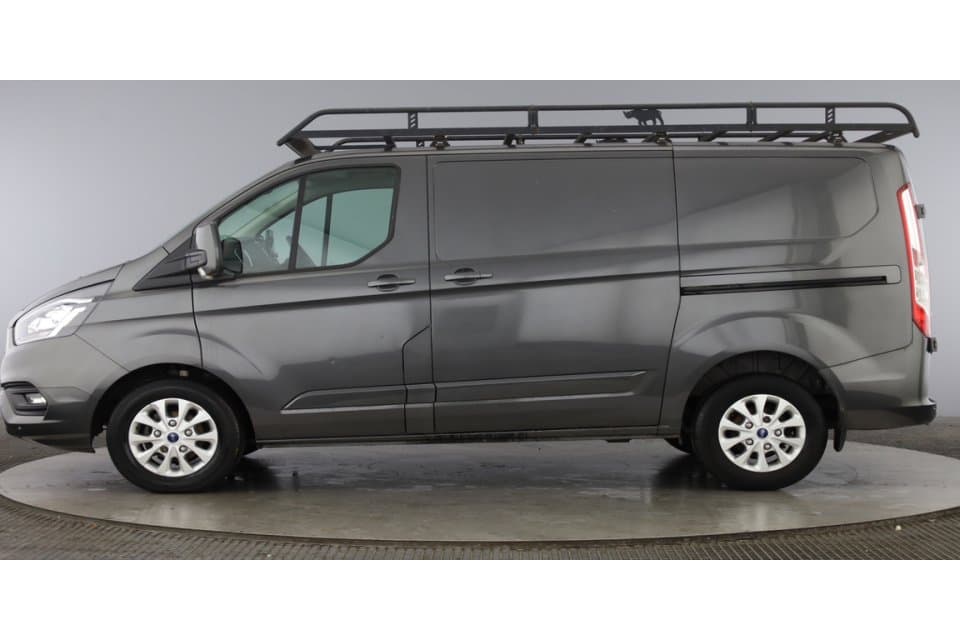 Ford Transit Custom - image 1 of 9