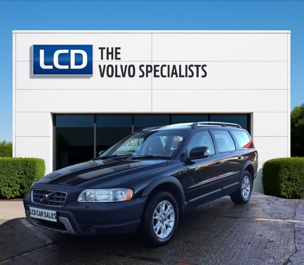 Volvo XC70 - image 1 of 42