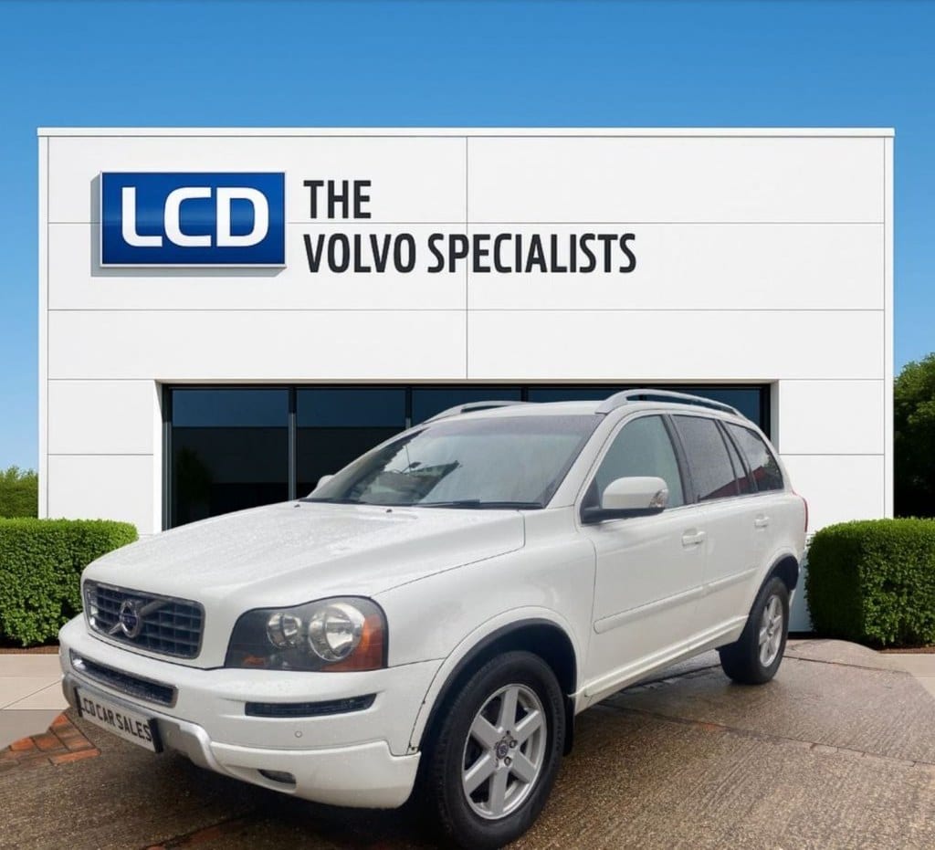 Volvo XC90 - image 1 of 48
