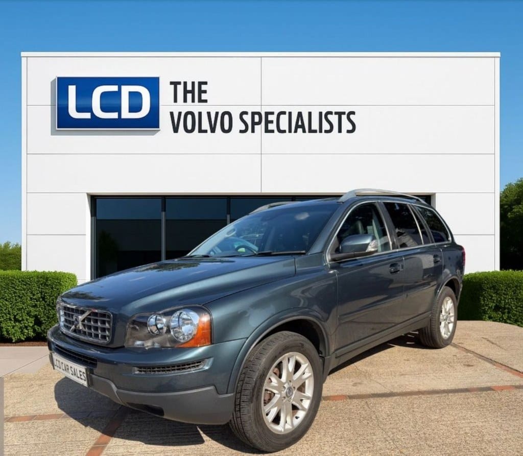 Volvo XC90 - image 1 of 56