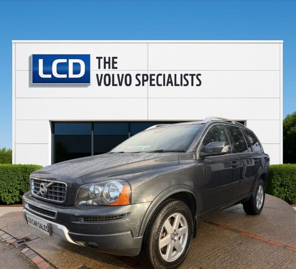 Volvo XC90 - image 1 of 38
