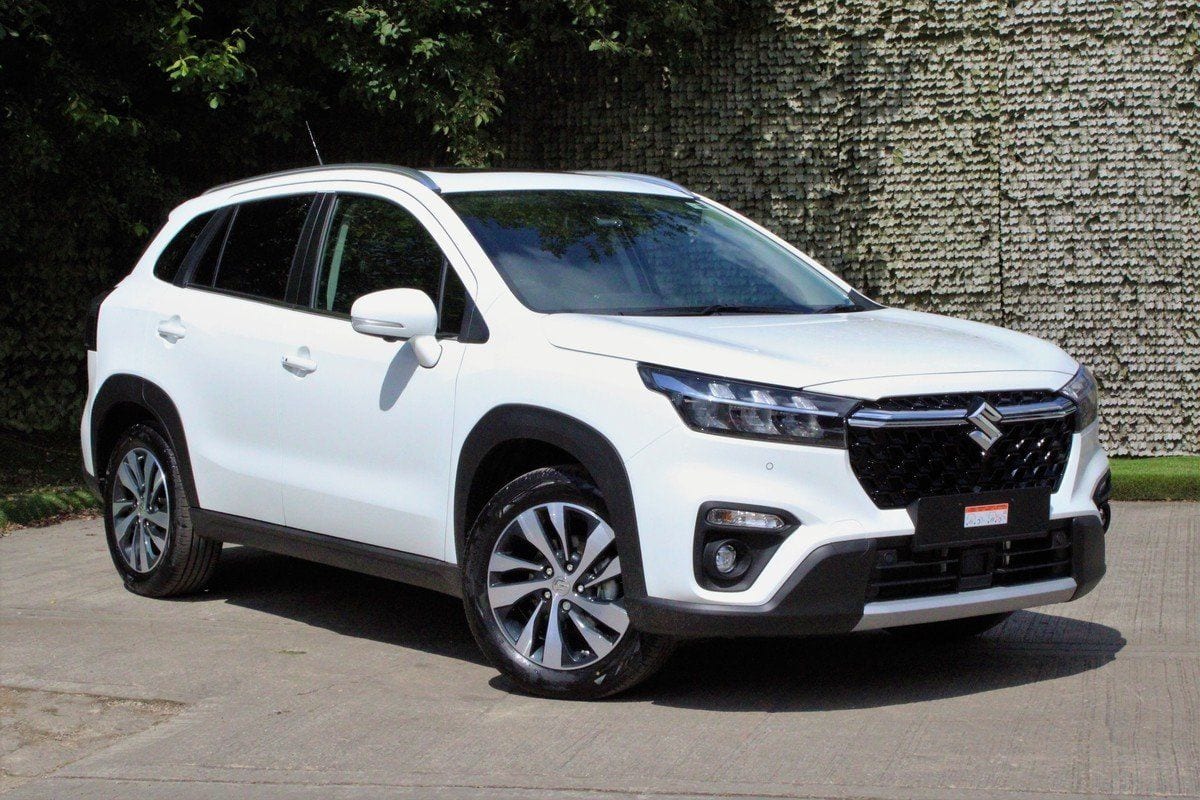 Suzuki S-Cross - image 1 of 20