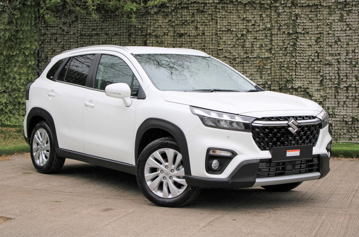 Suzuki S-Cross - image 1 of 20