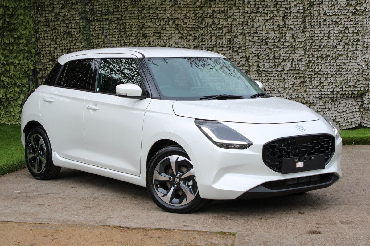 Suzuki Swift - image 1 of 20