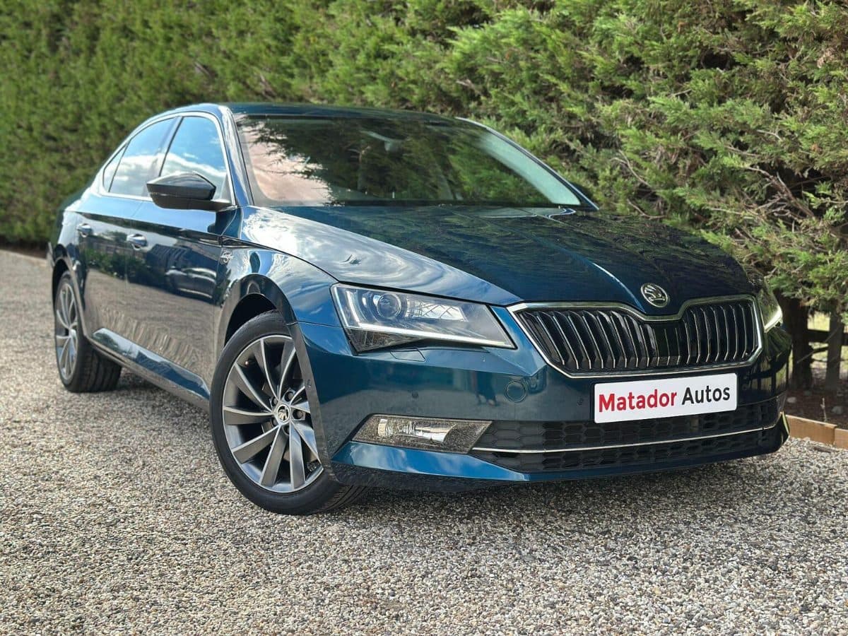 Skoda Superb - image 1 of 26