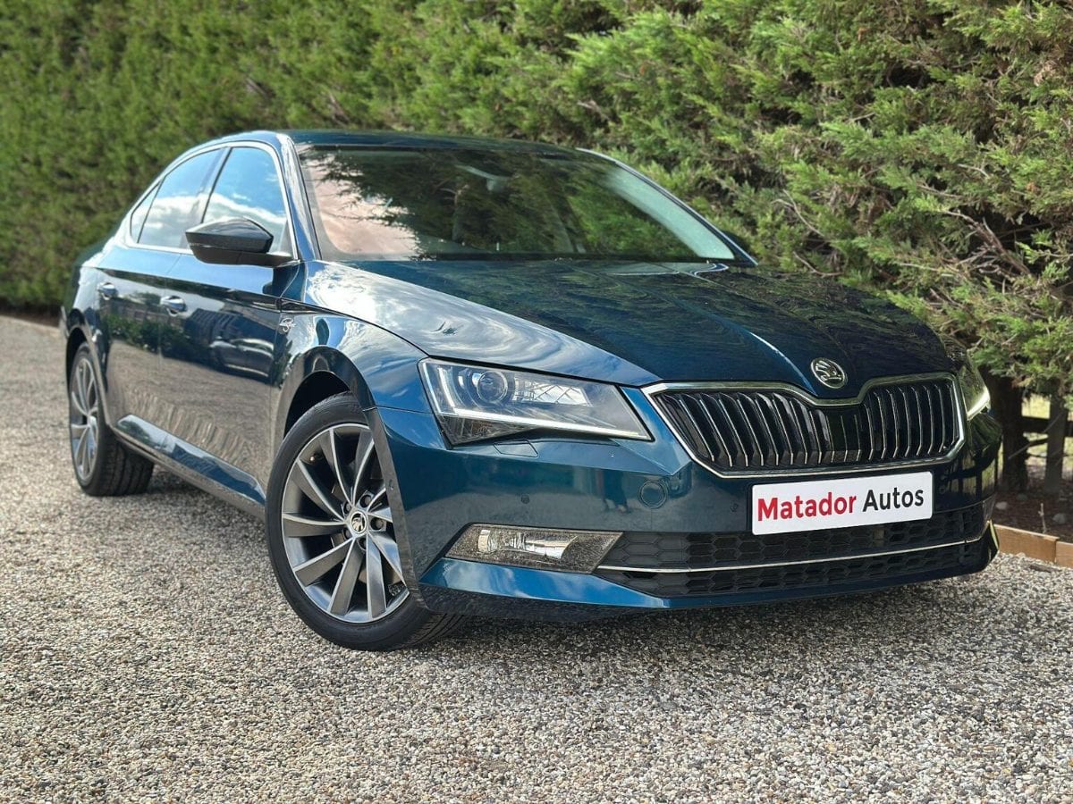 Skoda Superb - image 1 of 26