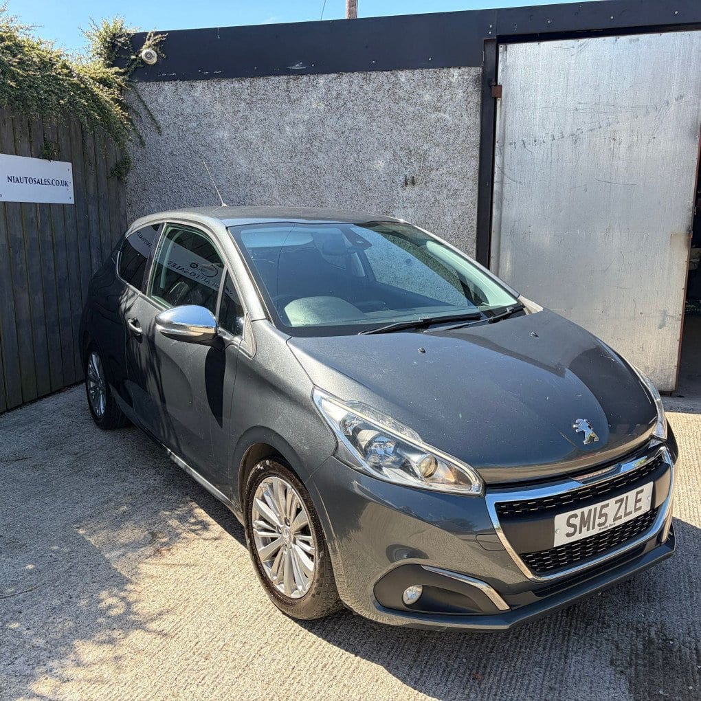 Peugeot 208 - image 1 of 10