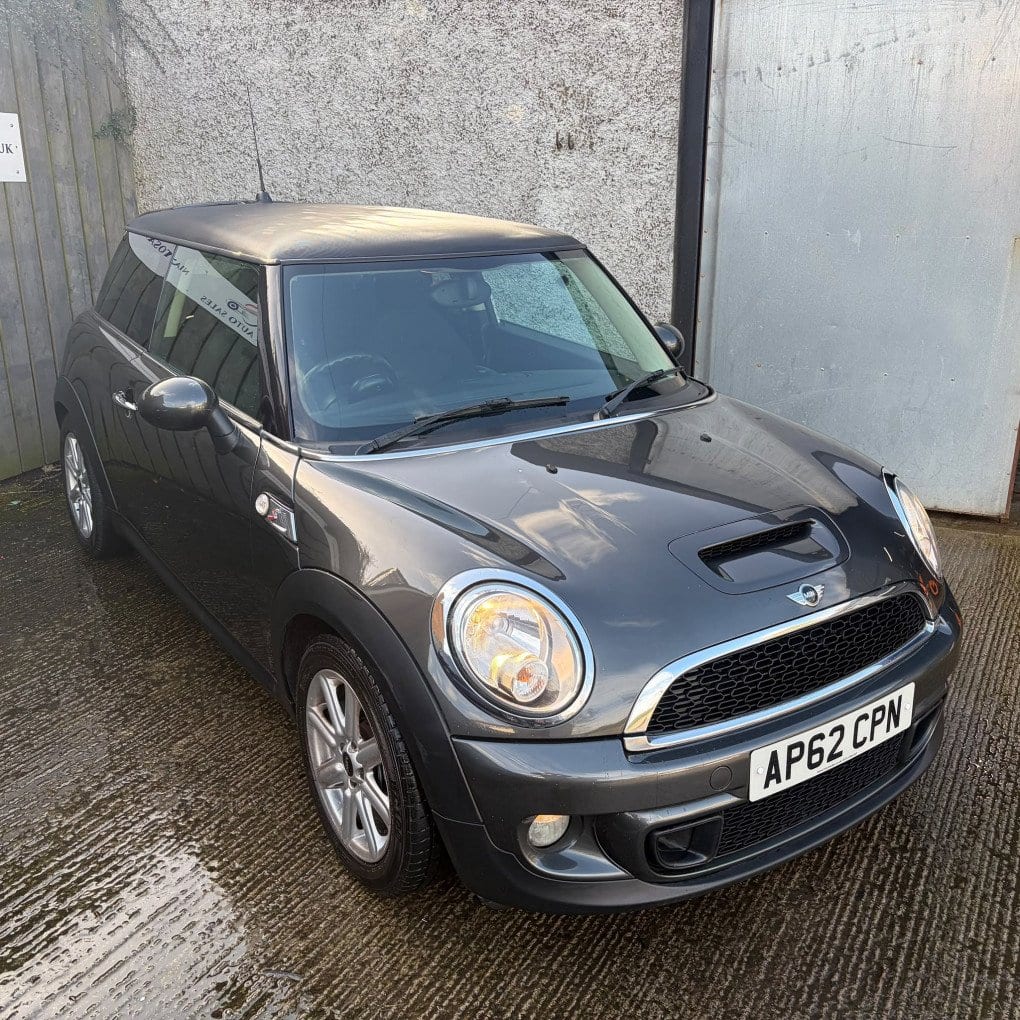 MINI Hatch - image 1 of 8