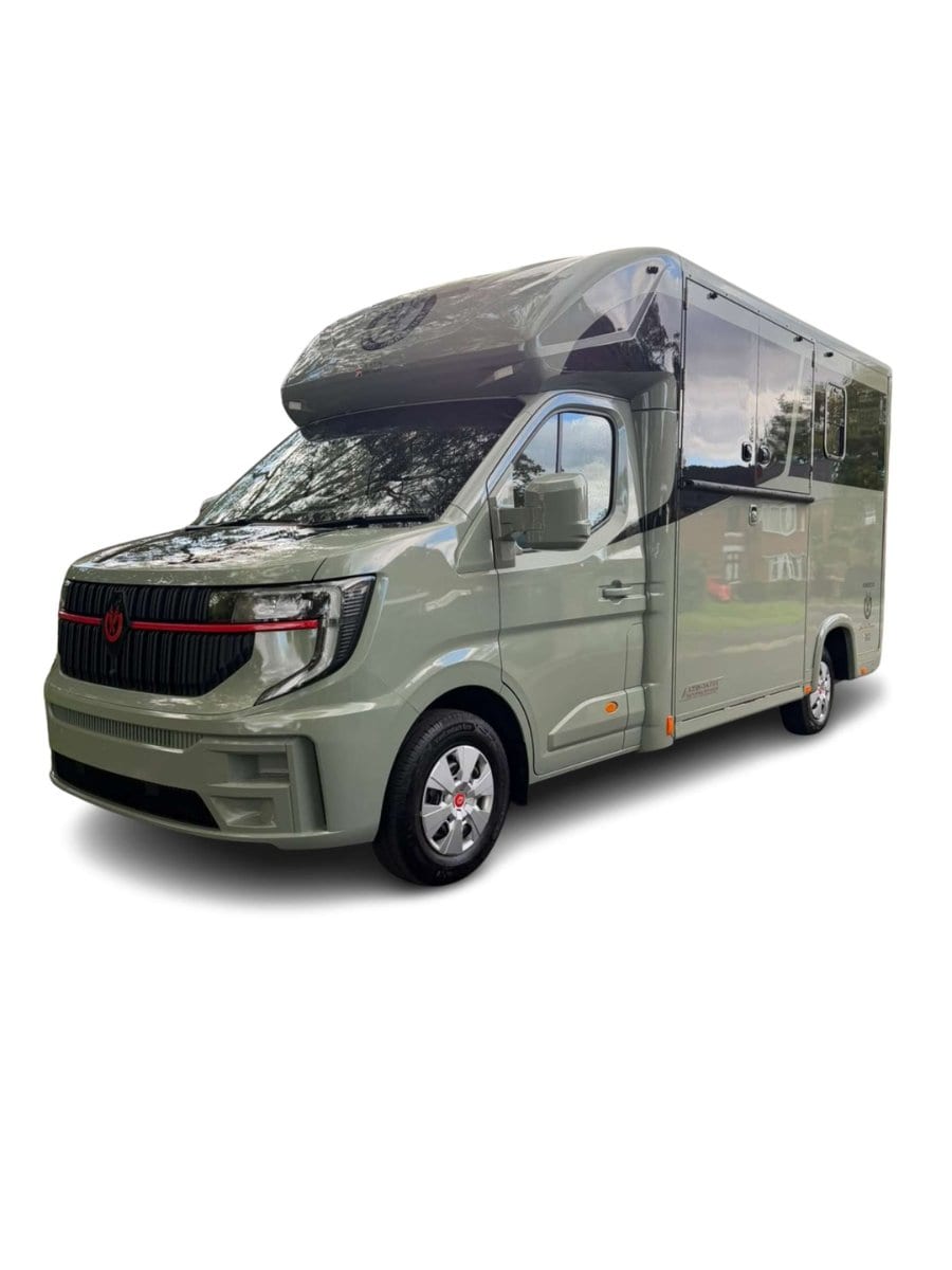 2026 Renault Master Advance Horsebox Diesel Euro 6 (s/s) 2 — photo 1 of 28