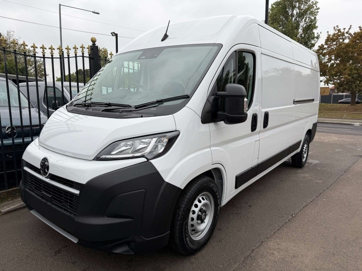 2026 Vauxhall Movano 3.5t Prime Panel Van Diesel Auto L3 H2 — photo 1 of 18
