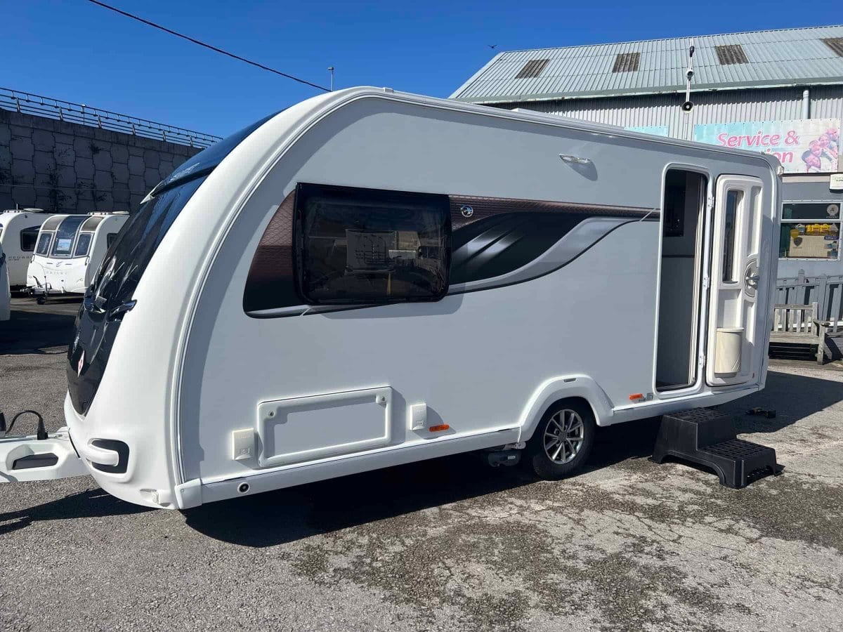 Swift Conqueror 480 - image 1 of 29