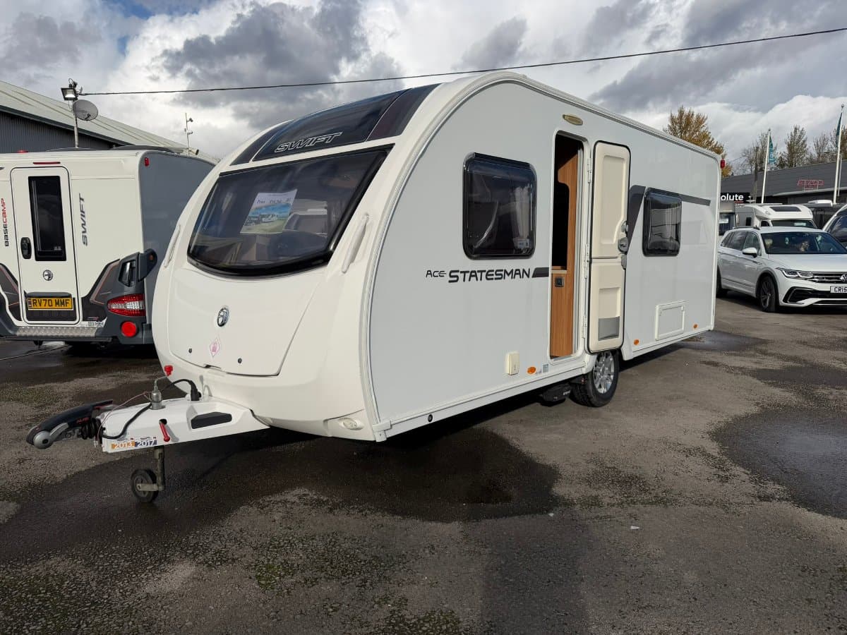 Swift Ace Statesman - image 1 of 25