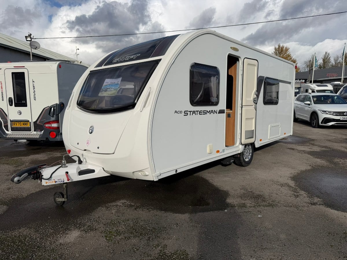 Swift Ace Statesman - image 1 of 25