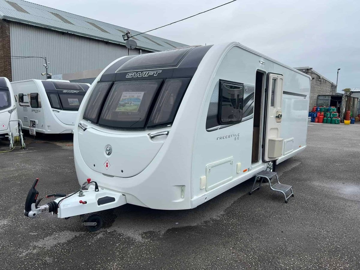 Swift Freestyle SE s4SB - image 1 of 25