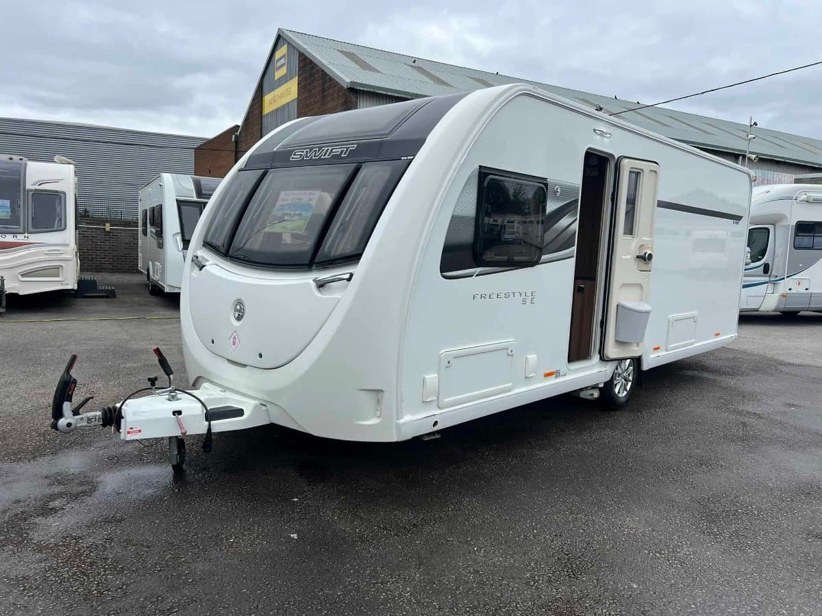 Swift Freestyle SE S4SB - image 1 of 27
