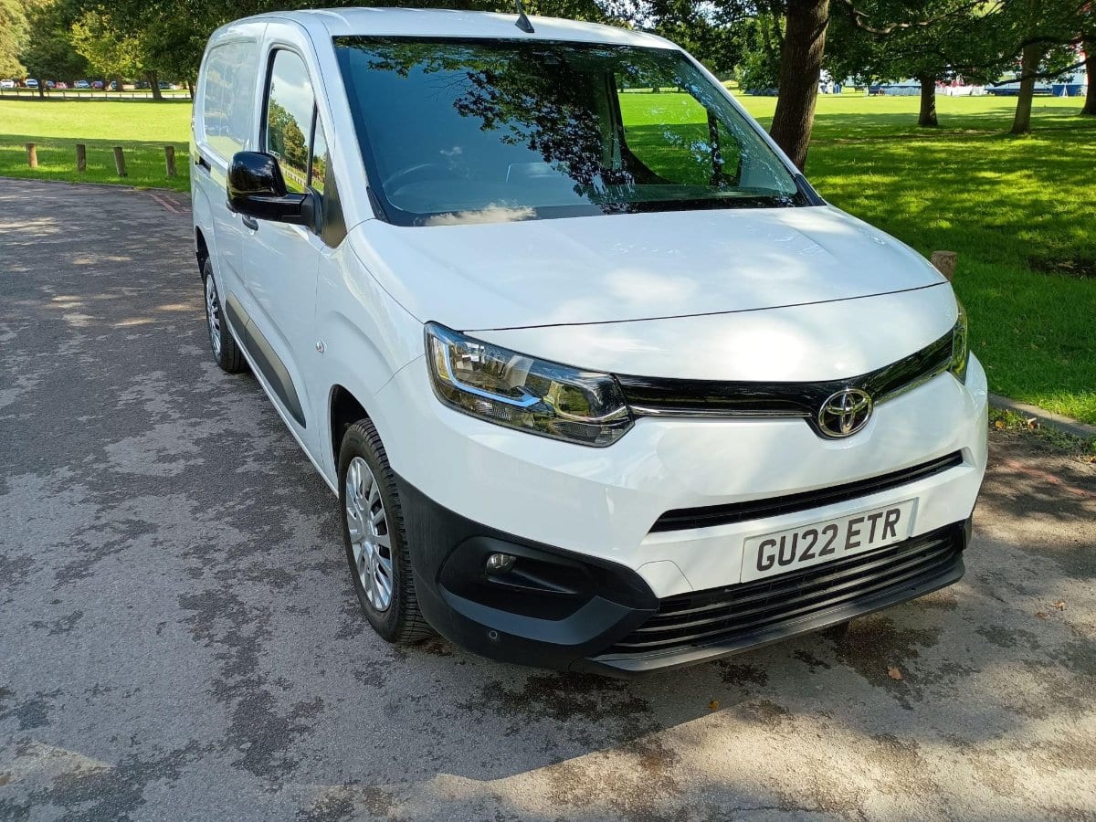Toyota Proace City - image 1 of 48