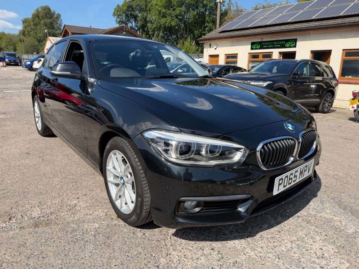 BMW 1 Series - image 1 of 28