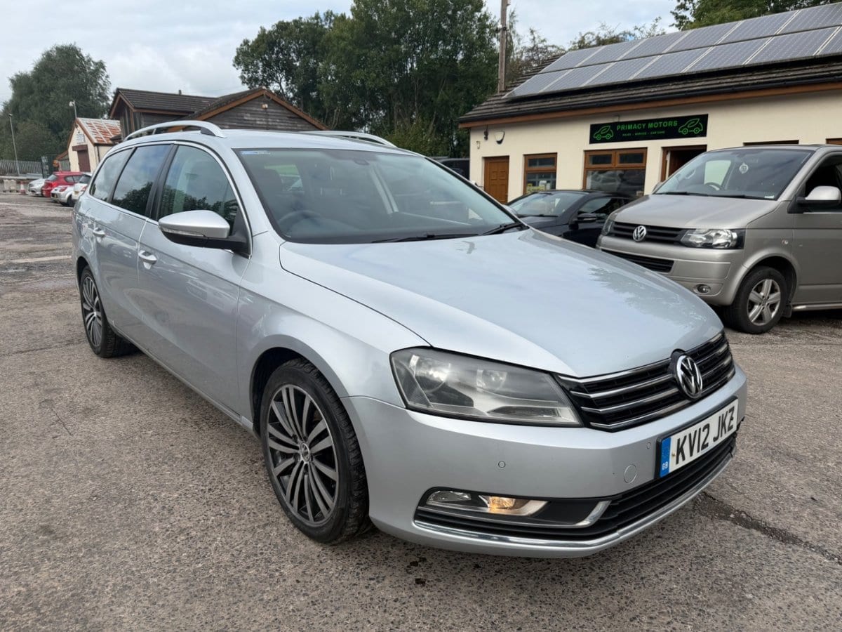 Volkswagen Passat - image 1 of 27
