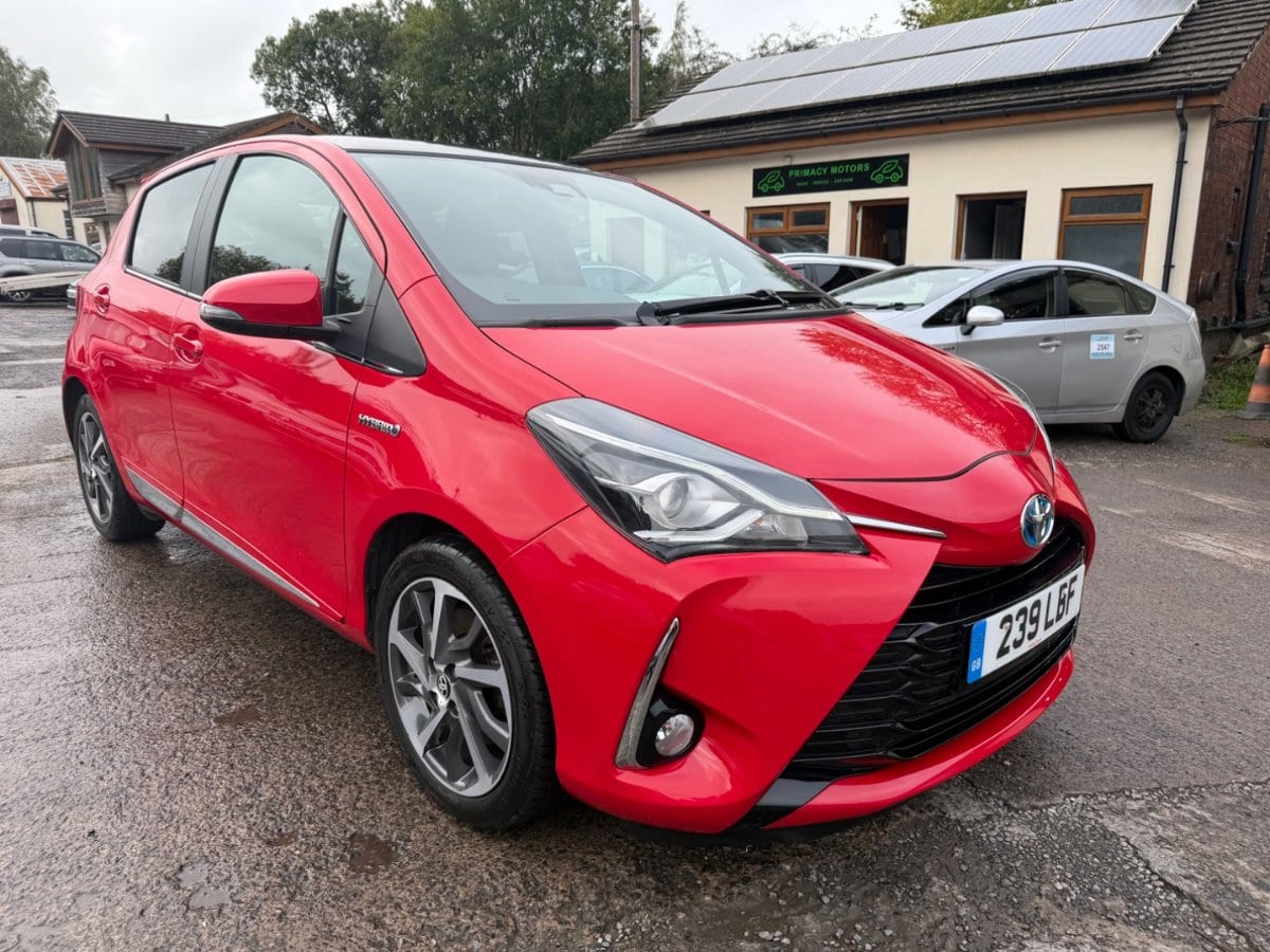 Toyota Yaris - image 1 of 32