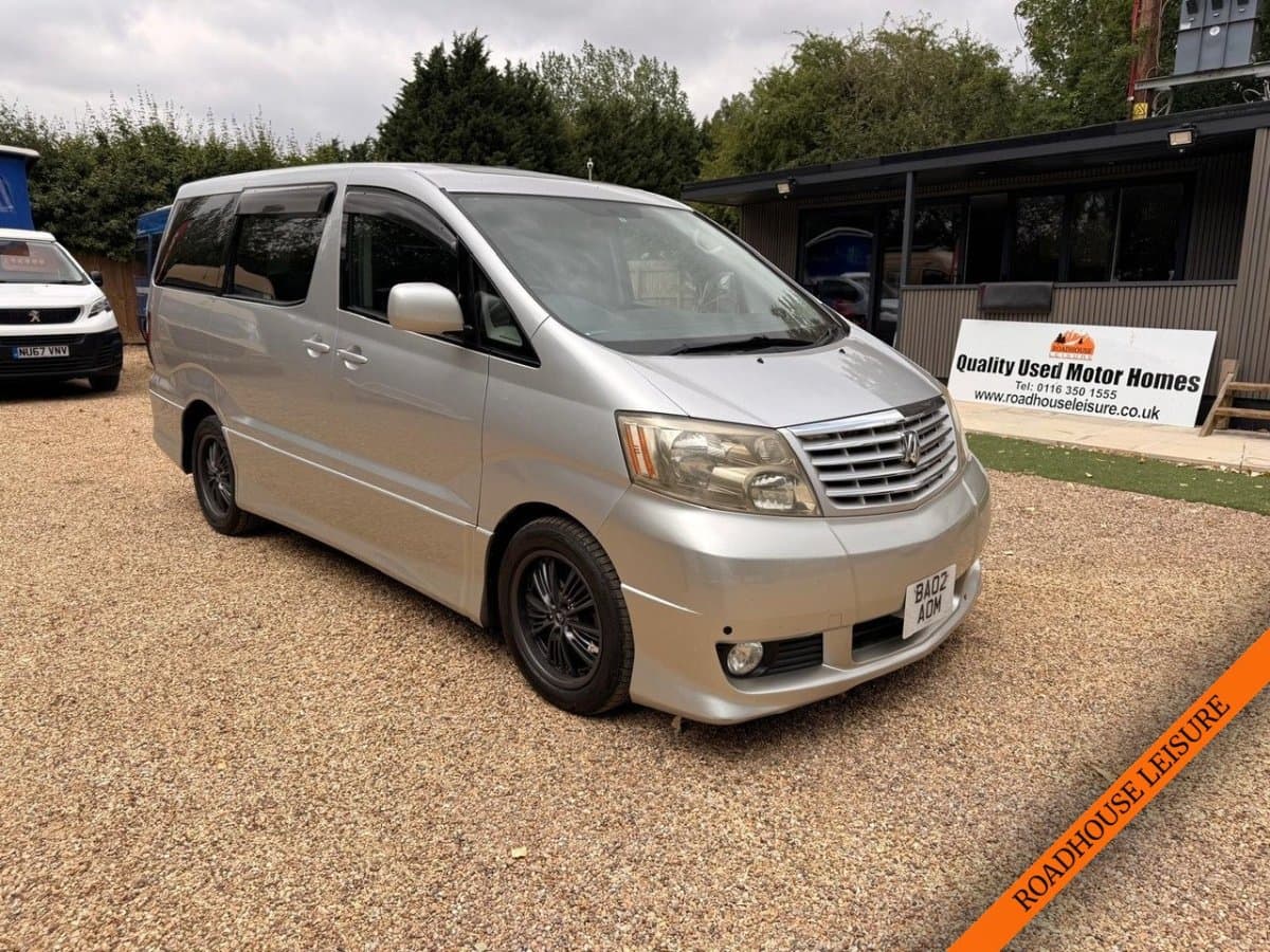 Toyota Alphard - image 1 of 32