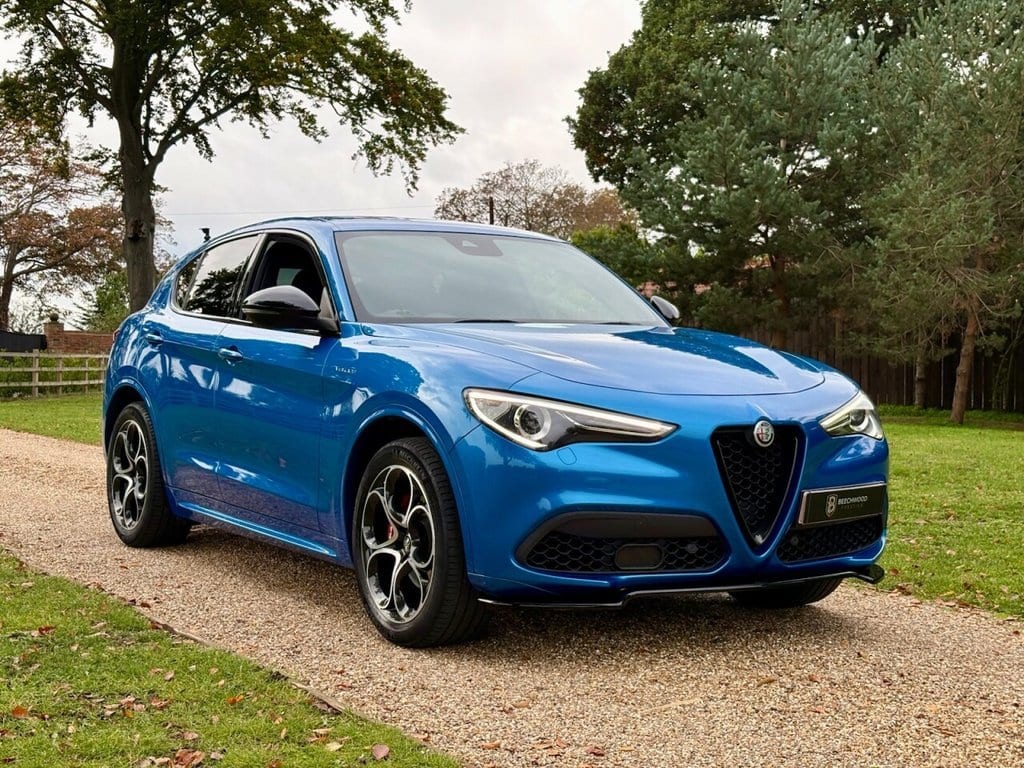 2022 Alfa Romeo Stelvio 2.0t Veloce SUV 5dr — photo 1 of 40