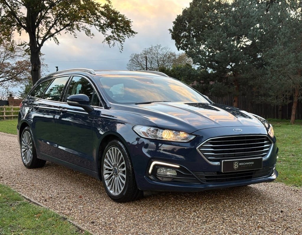 Ford Mondeo - image 1 of 40