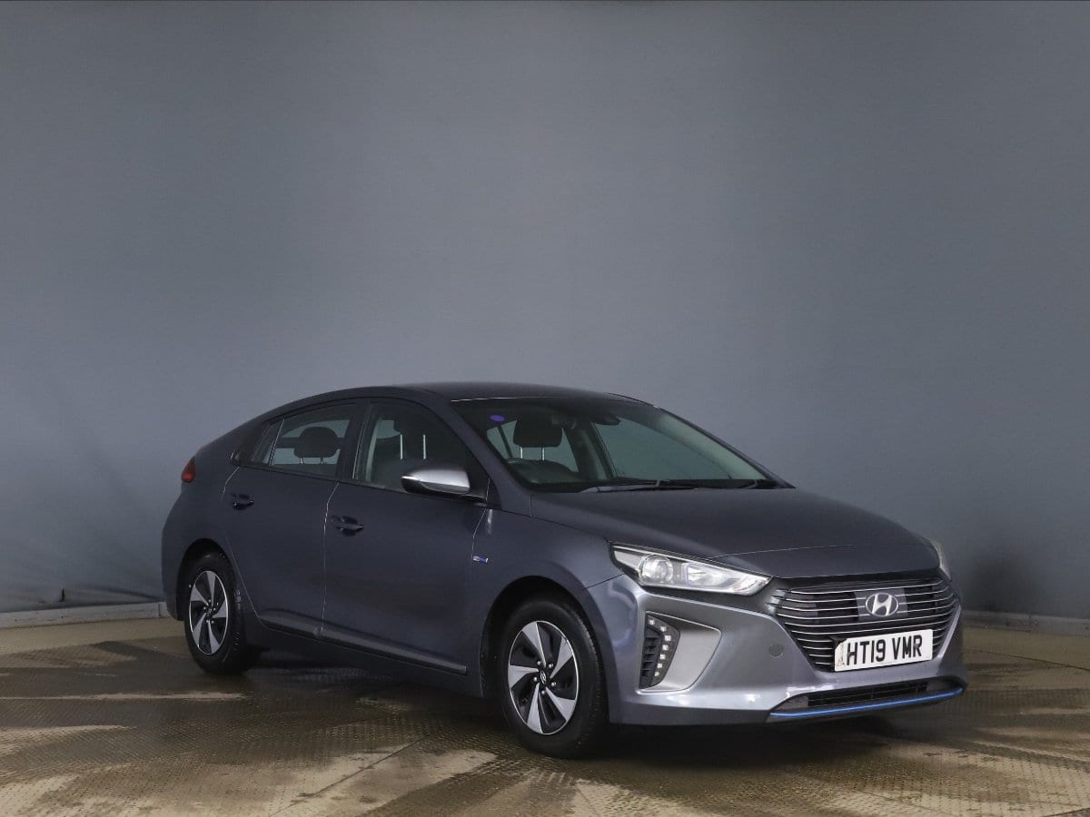 Hyundai Ioniq - image 1 of 14