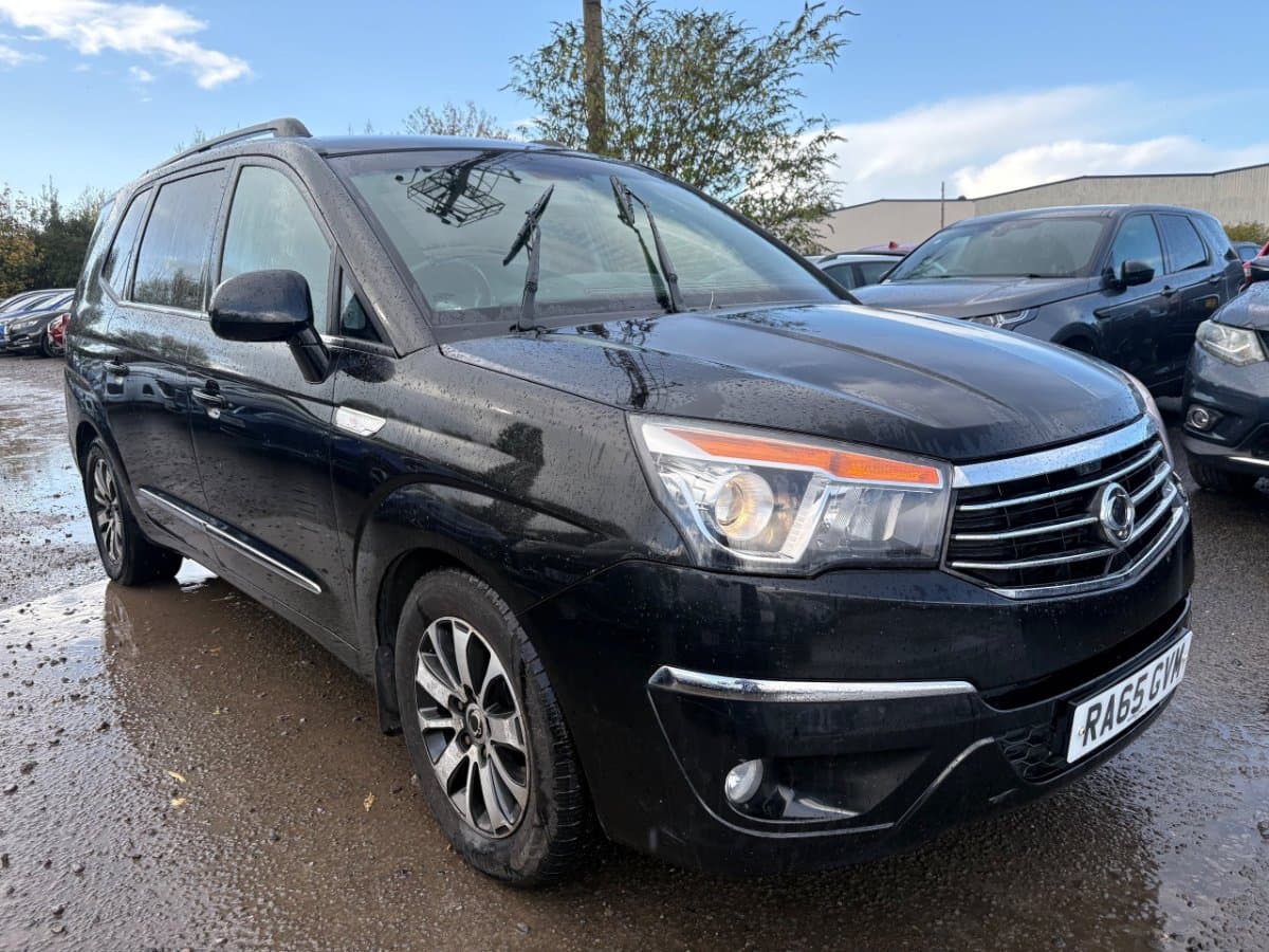 2016 SsangYong Turismo 2.2D ELX MPV 5dr Diesel T-Tronic 4WD — photo 1 of 17