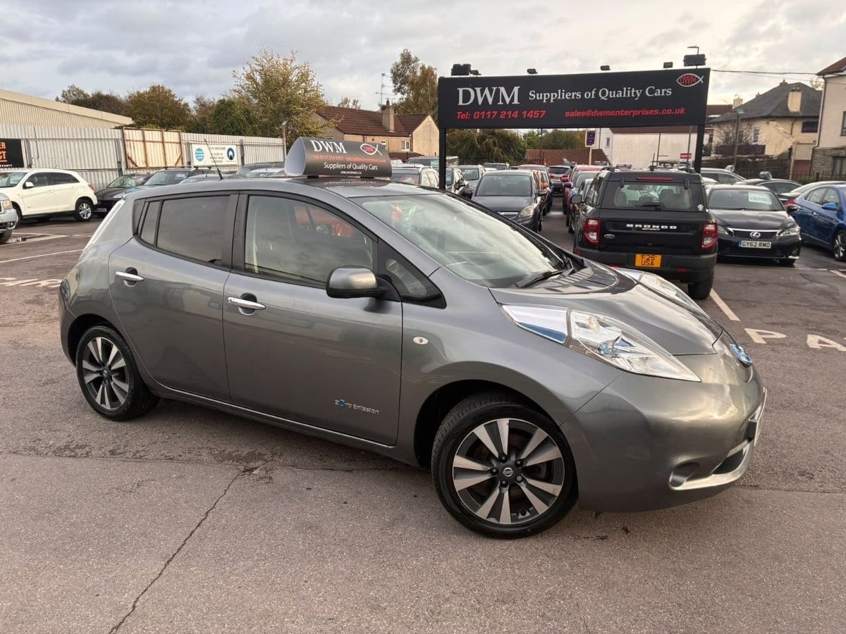 Nissan Leaf - image 1 of 29