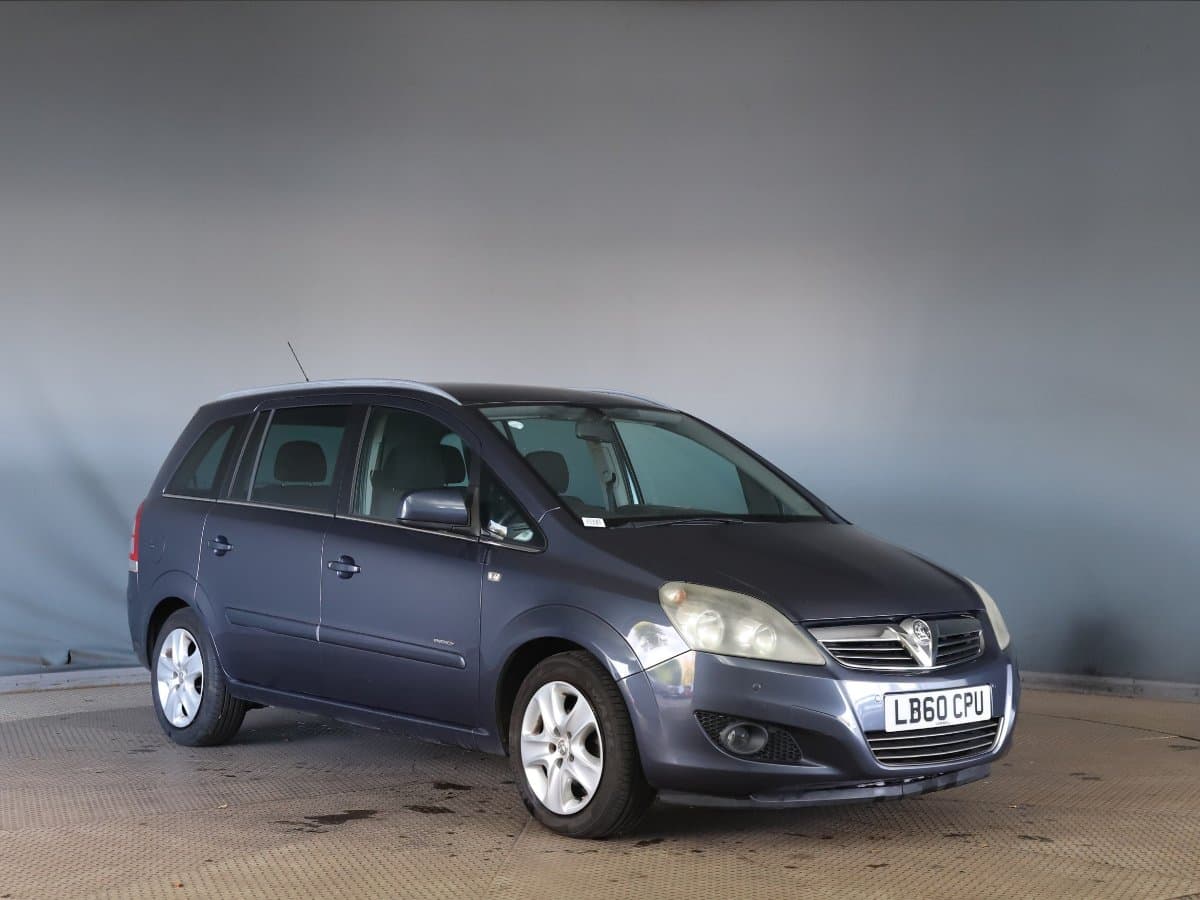 Vauxhall Zafira - image 1 of 40