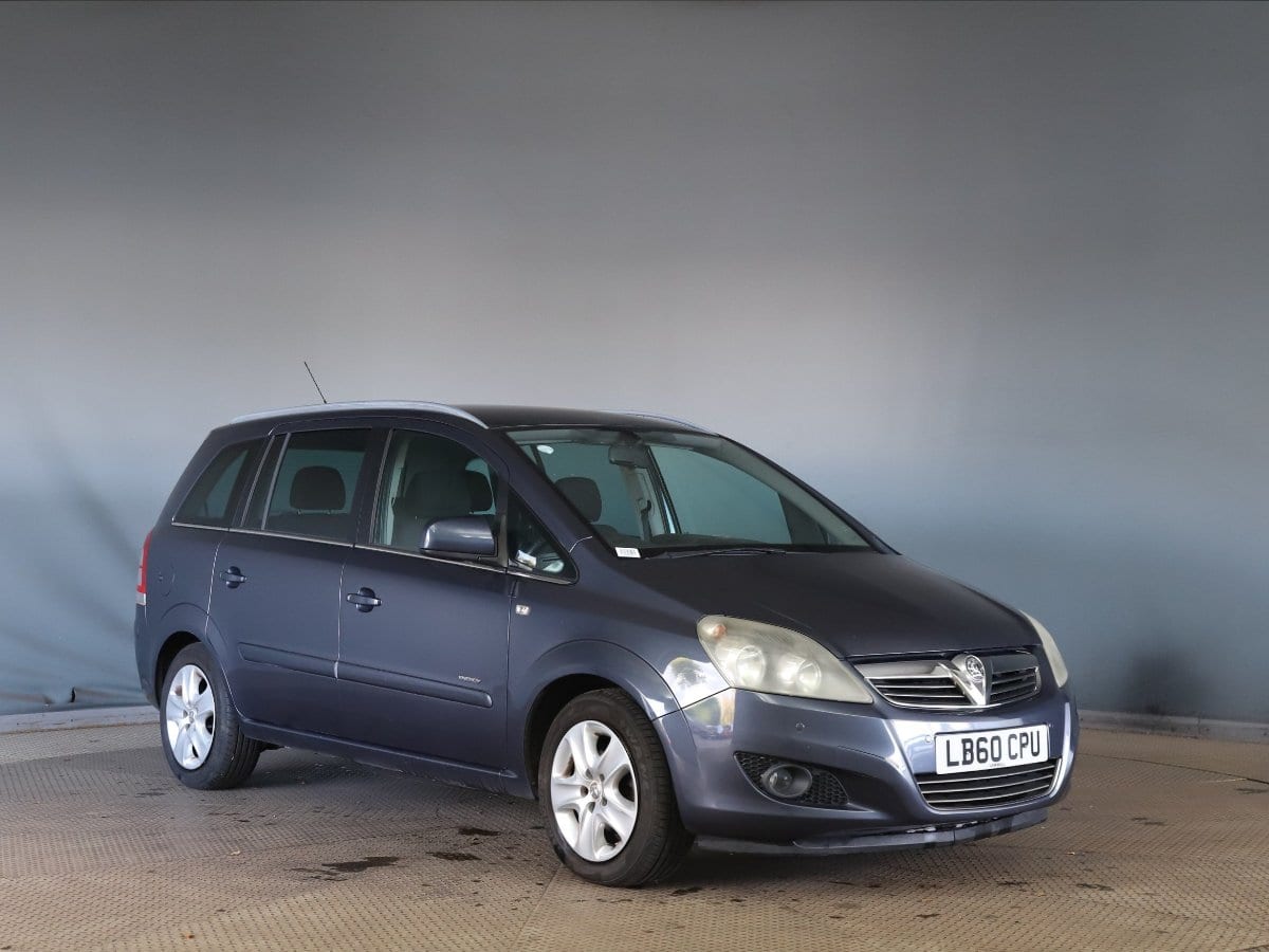 Vauxhall Zafira - image 1 of 40