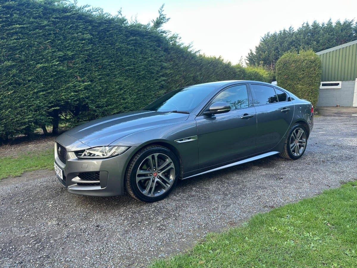 Jaguar XE - image 1 of 40