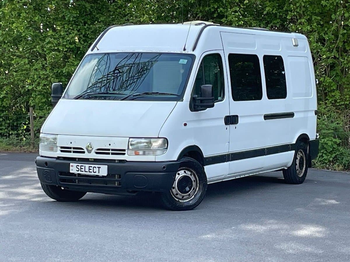 Renault Master - image 1 of 32