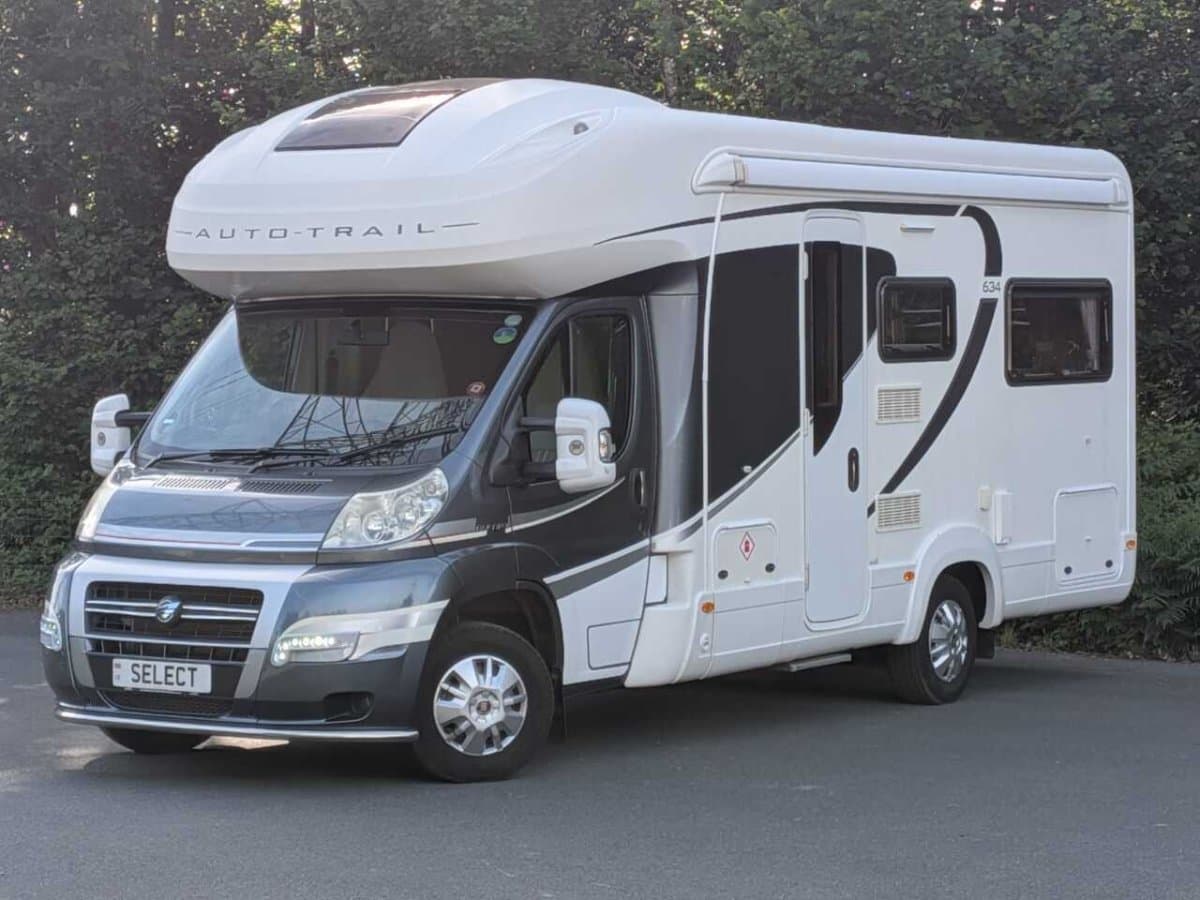 Auto-Trail Apache - image 1 of 50