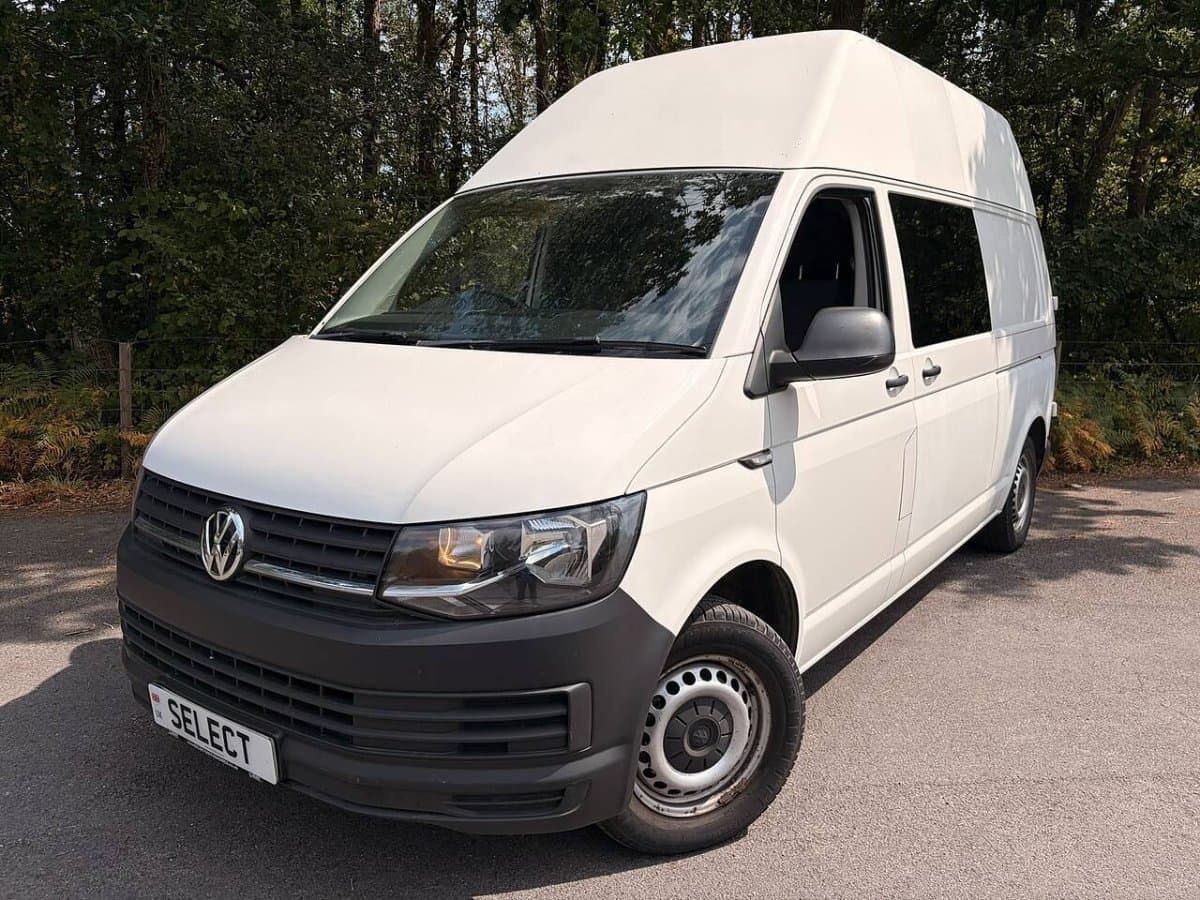 Volkswagen Transporter - image 1 of 27