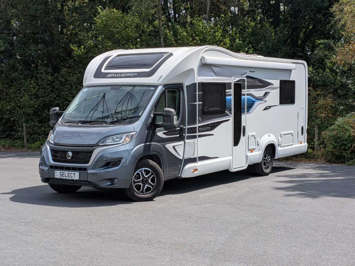Swift Escape 674 - image 1 of 71
