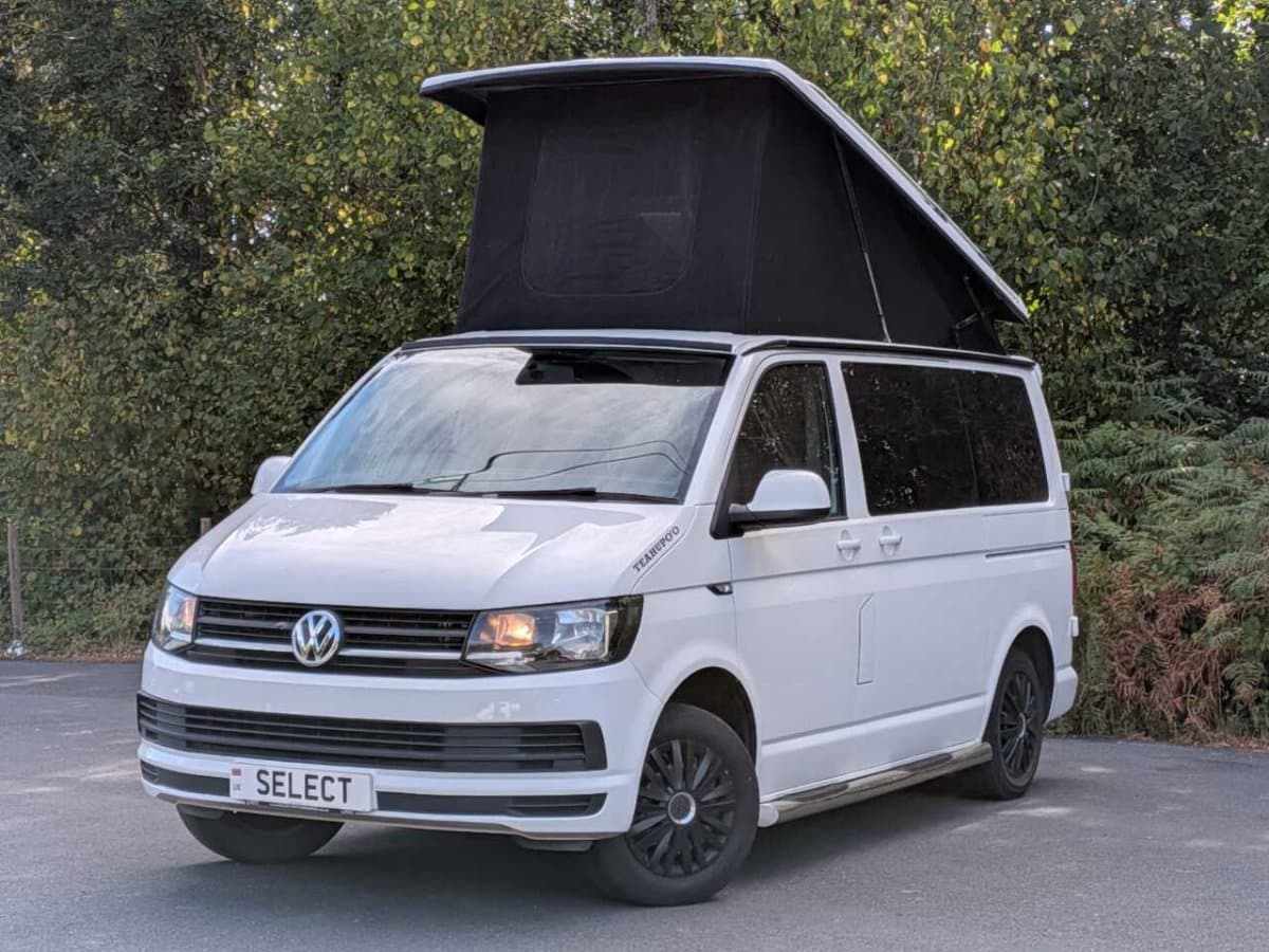 Volkswagen Transporter - image 1 of 33