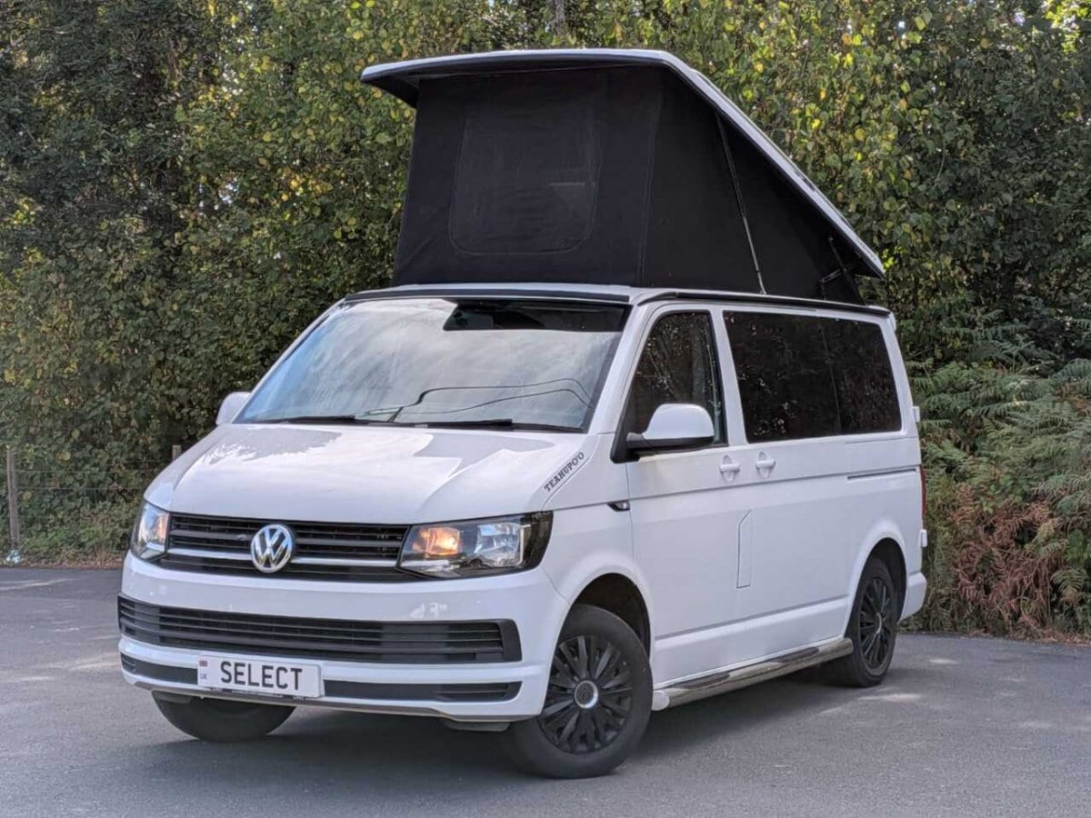 Volkswagen Transporter - image 1 of 33