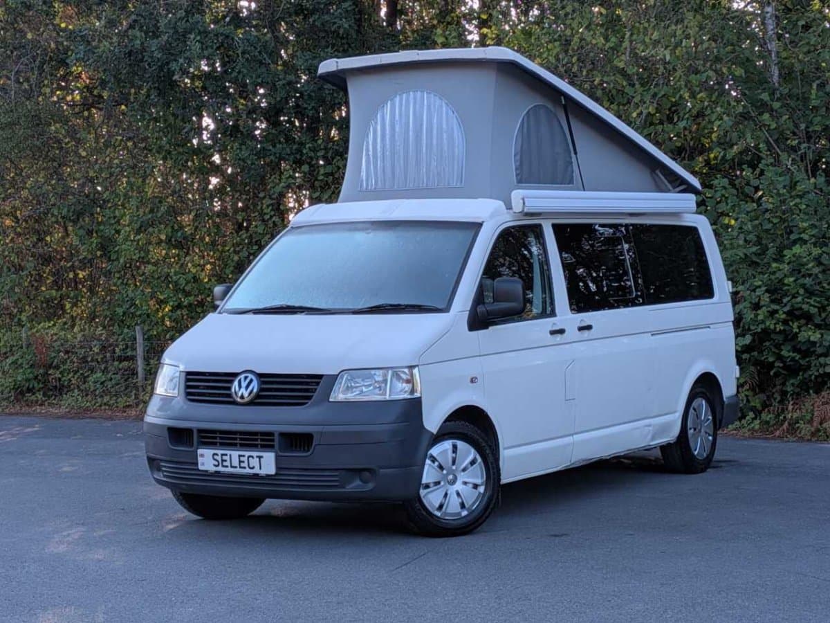 Volkswagen Transporter - image 1 of 33