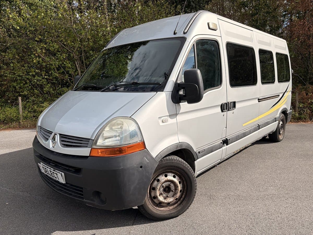 Renault Master - image 1 of 20