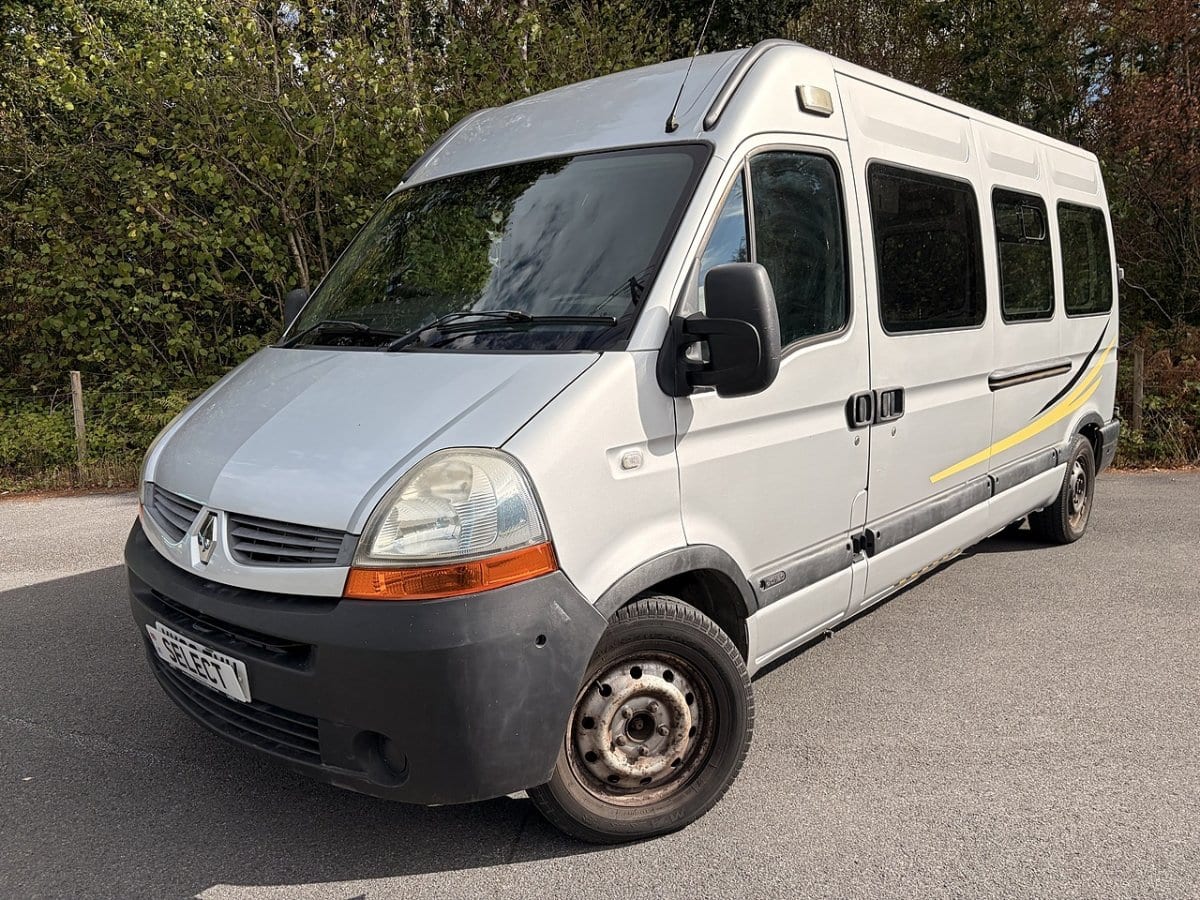 Renault Master - image 1 of 20