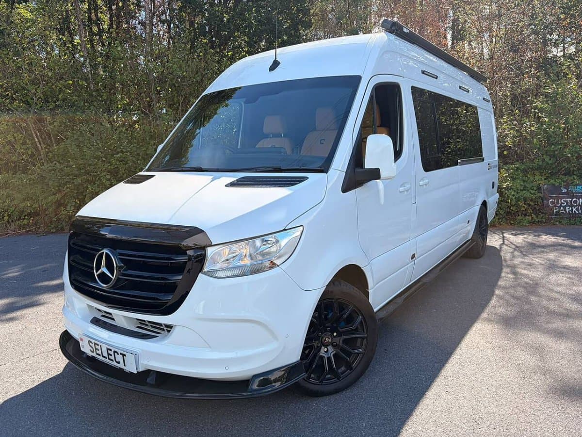 Mercedes-Benz Sprinter - image 1 of 33