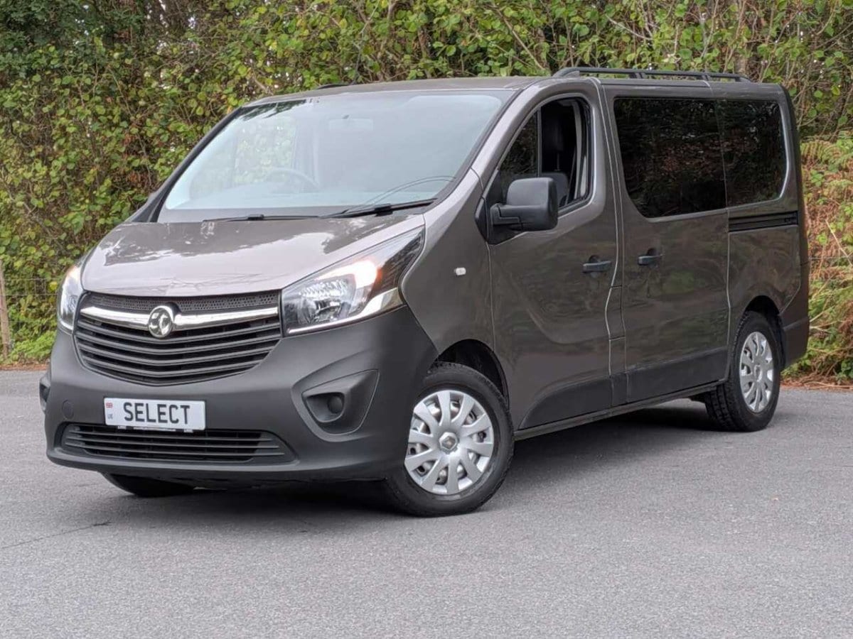 Vauxhall Vivaro - image 1 of 34