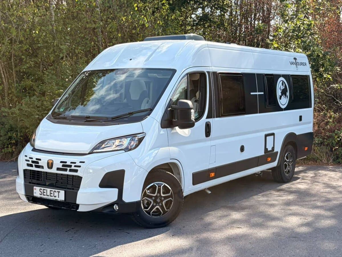 VanTourer 630L - image 1 of 42
