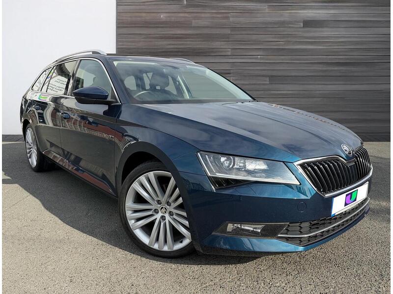 Skoda Superb - image 1 of 19