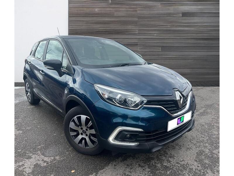Renault Captur - image 1 of 20