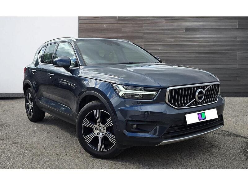 Volvo XC40 - image 1 of 20