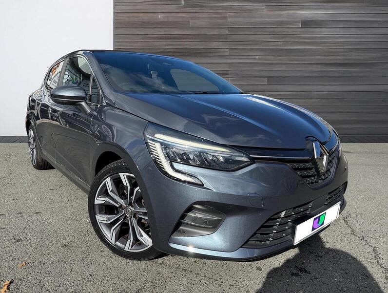 Renault Clio - image 1 of 19
