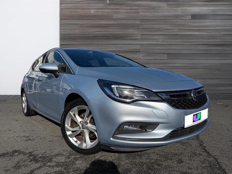 Vauxhall Astra - image 1 of 19